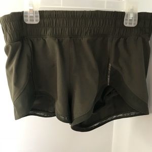 Lululemon Hotty Hot Short ll 2.5”